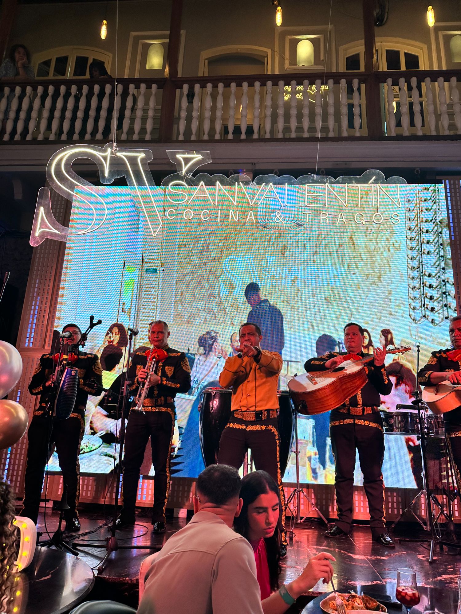 Música en vivo en Cartagena: cuando una cena se convierte en una noche para recordar
